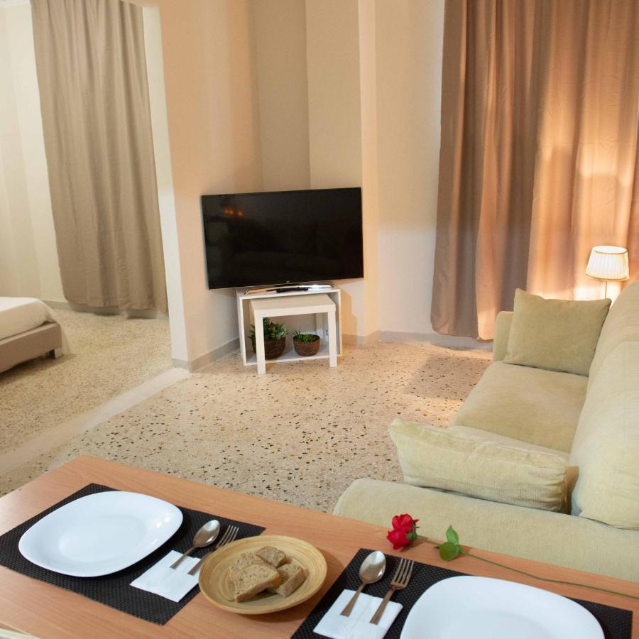 Filopappou Decent Apartment Atenas Exterior foto