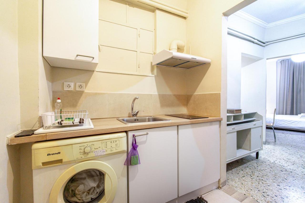 Filopappou Decent Apartment Atenas Exterior foto