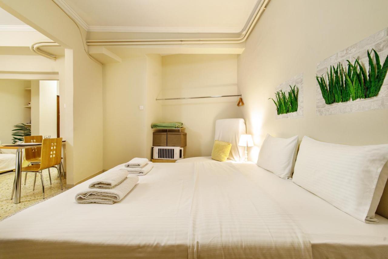Filopappou Decent Apartment Atenas Exterior foto