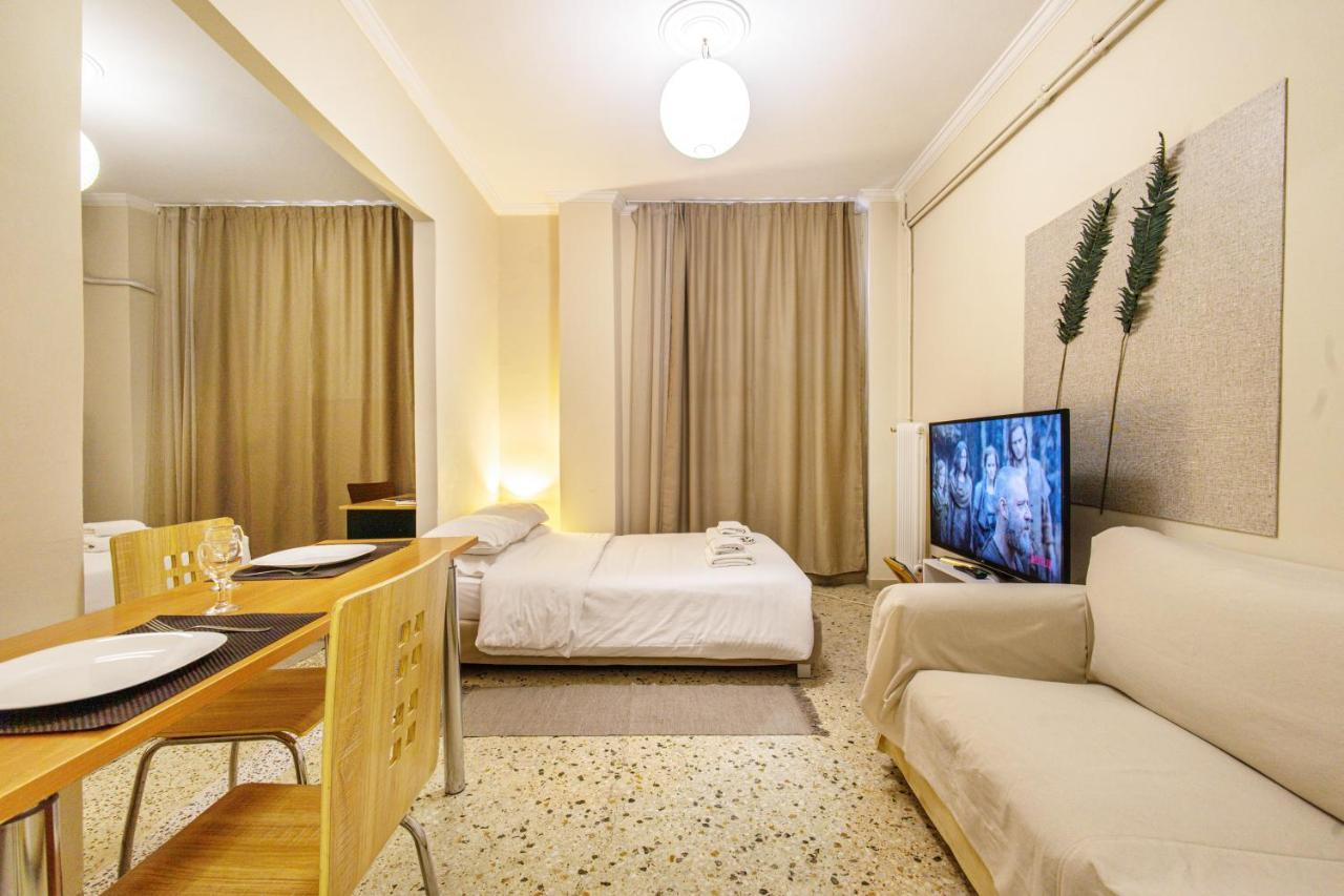 Filopappou Decent Apartment Atenas Exterior foto