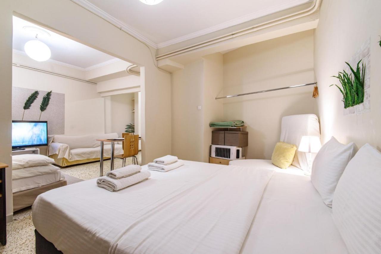 Filopappou Decent Apartment Atenas Exterior foto