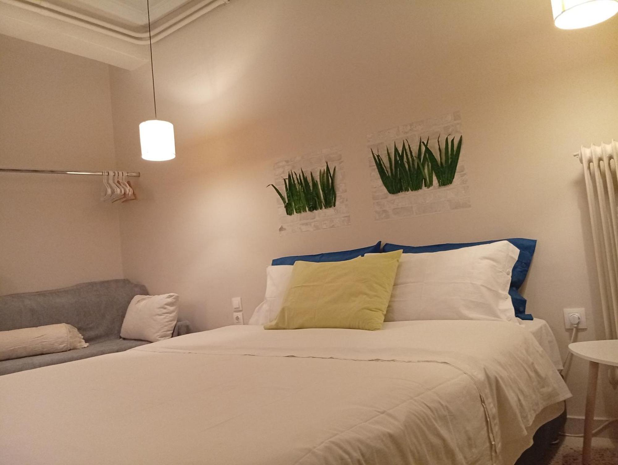 Filopappou Decent Apartment Atenas Exterior foto