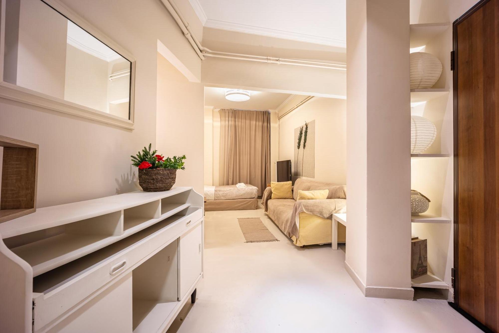 Filopappou Decent Apartment Atenas Exterior foto