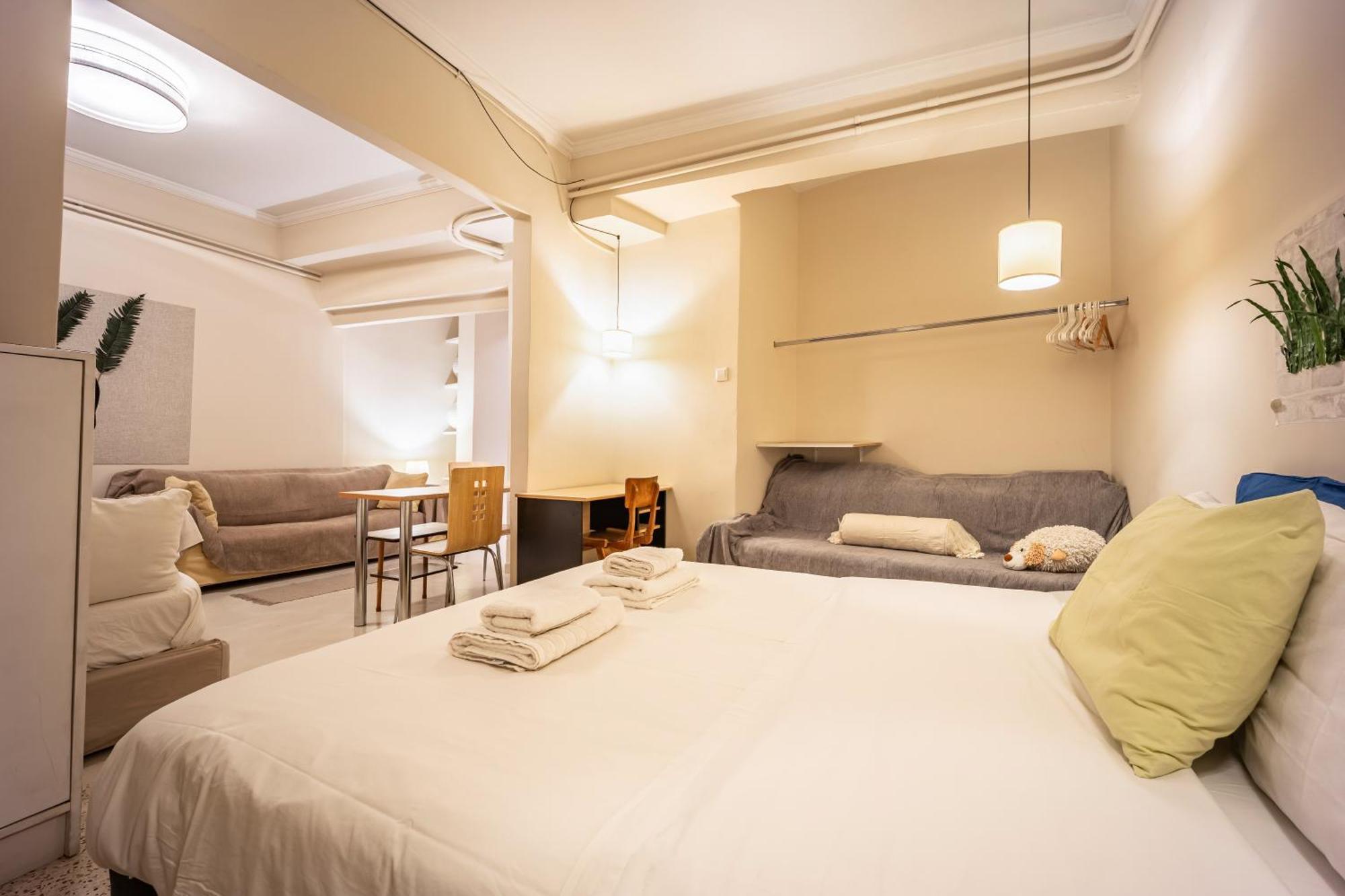 Filopappou Decent Apartment Atenas Exterior foto